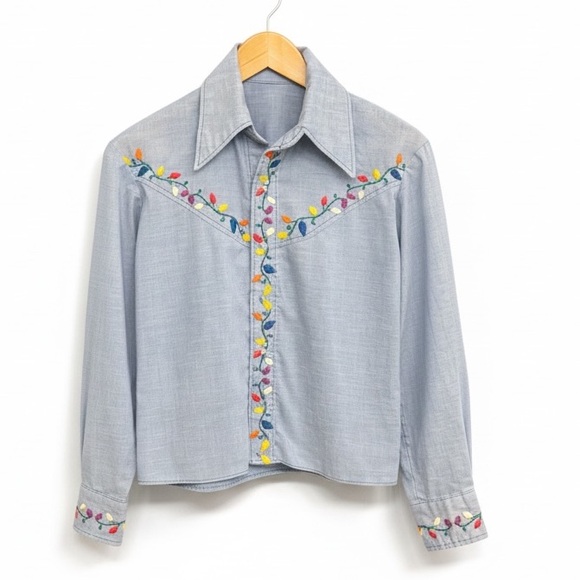 Vintage Tops - Vintage Women’s Western Chambray Button Down embellished with Embroidery details